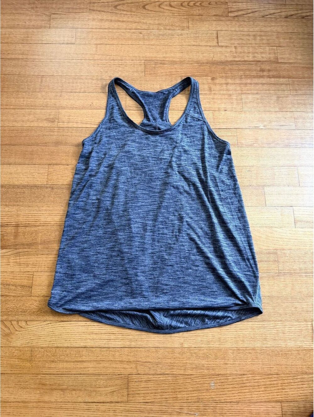 EUC Lululemon Women’s 8 (M-L) workout summer athletic flowy Gray Tank Top